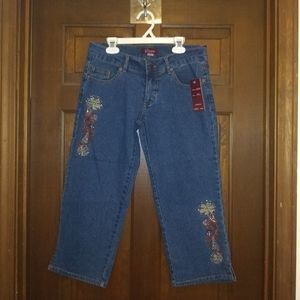 Embroidered cropped jeans